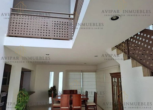 Venta De Casa En La Mejor Zona De Col. Milenio Iii, Santiago De Querétaro, Qro. Et