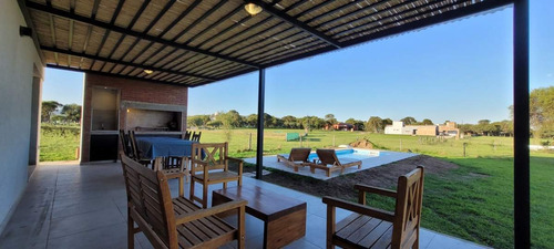 Imagen 3 de 11 de Alquiler Temporal - Country Valle Del Golf - Casa Con Piscina Galería Y Asador