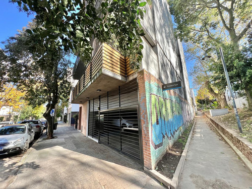 Canchero Dos Ambientes Con Dos Baños Y Cochera, En La Lucila.