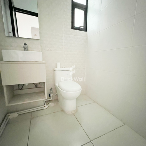 Local Comercial De Alquiler En Los Jardines Metropolitanos