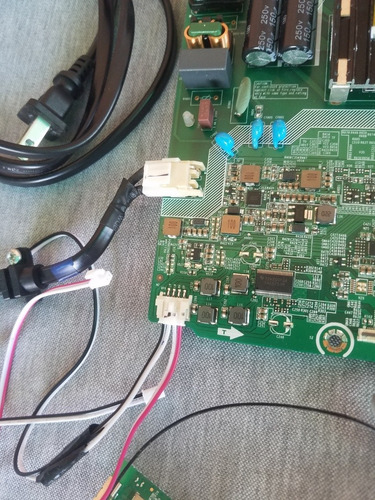Imagen 7 de 10 de Placa O Tarjeta Madre De Smart Tv 4k Hisense De 55 Con Roku