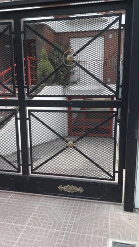 Imagen 4 de 5 de Departamento De 2 Ambientes En Semipiso En Venta - Moron Norte