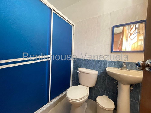 Casa En Alquiler En Zona Norte De Maracay Con Agua Constante Tanque Subterráneo Amoblada Cerco Eléctrico 3 Habitaciones 2 3 Baños Estacionamiento Nela 25-14786
