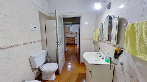 Venta Casa 4 Amb + Local + Garage En Lanus
