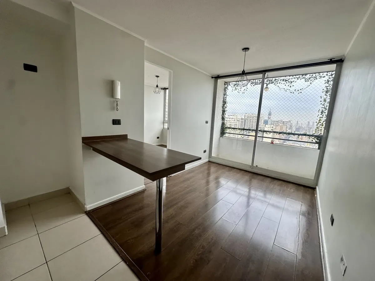 Imagen 3 de 15 de Departamento De Un Dormitorio Con Bodega. Metro Santa Ana