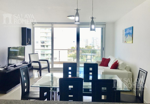 Imagen 3 de 23 de Venta Apartamento En Playa Brava - Zona Shopping - 2 Dormitorios, 2 Baños - Servicios