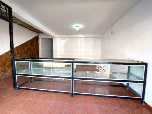 Imagen 3 de 9 de Venta Local Comercial Barrio Sucre Barcelona