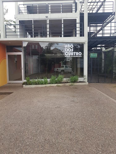 Imagen 11 de 16 de Galeria Comercial A 2 Cuadras De Av. Aconquija