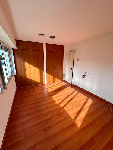 Venta Casa De 5 Dormitorios Con Cochera En La Plata