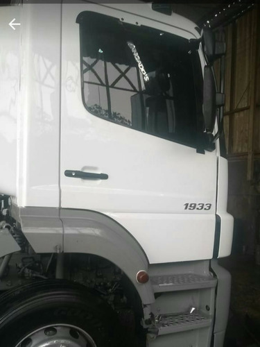 Imagem 3 de 6 de Mercedes Benz Axor 1933 S