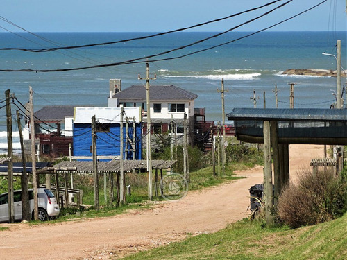 Feliciana En Punta Del Diablo
