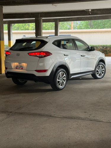 Hyundai Tucson Santa Fe 1-1