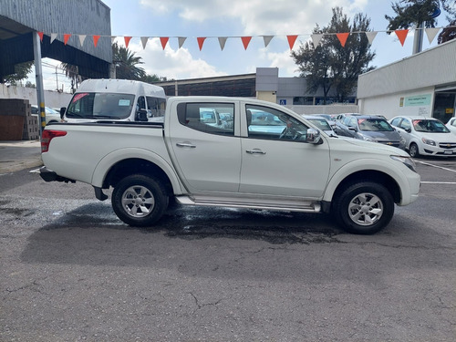 Imagen 3 de 13 de Mitsubishi L200 2018 2.4 Cabina Doble 4x2 Mt