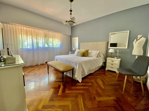 Chalet En Venta, Ubicado En Martínez, De Vías A Av. Del Libertador.