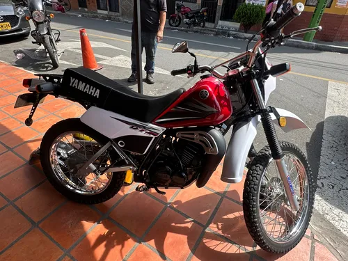 Dt 125 2 Trajes