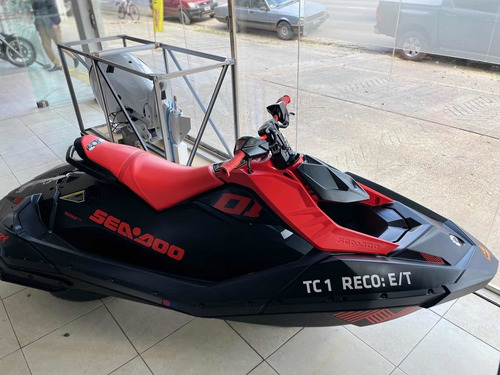 Sea Doo Spark Trixx 2up 8hs Blutooth Año 2022 - Test Drive
