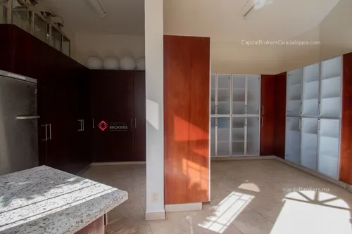 Casa De Lujo En Venta En Ajijic Con Alberca Y Terraza Con Vista A La Laguna