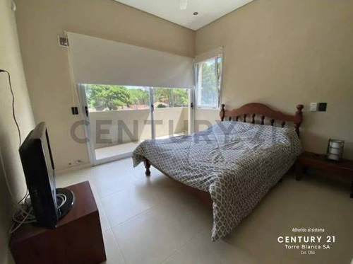 Alquiler Anual! Casa En Barrio Nayades - Pinamar