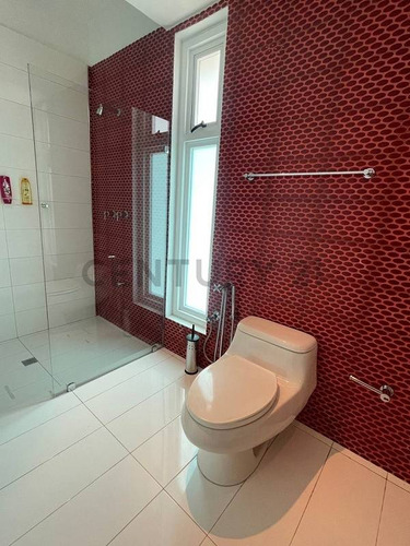 Casa En Venta En Lechería Cr Las Villas