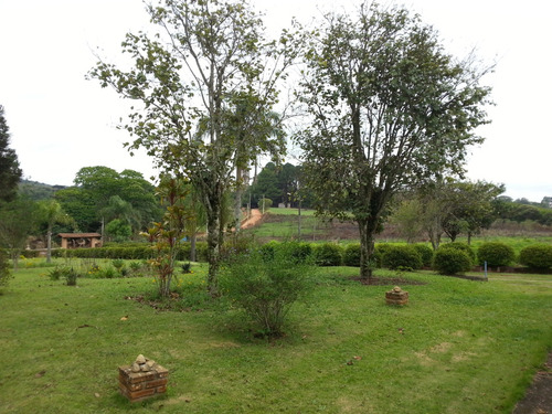 Vendo Chácara Terreno Limpo P/ Plantio Construção De Chalés Ou Centro De Distribuição Com 2 Casas Simples Em São Roque A 3km Estrada Do Vinho E Vinícola Góes Excelente Localização Acesso Fácil Estrada