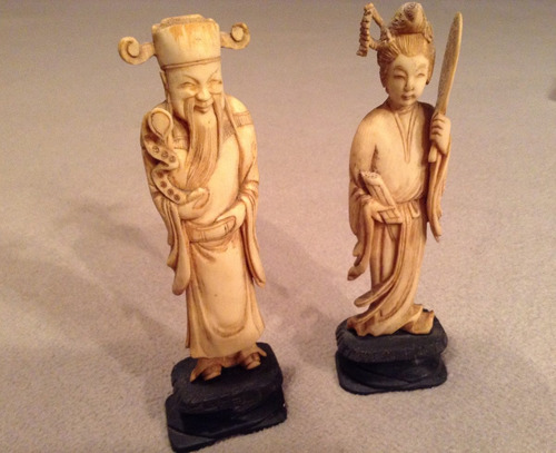 2 Antiguas Figuras Oriente Tallas Simil Marfil Alto: 13 Cm (Usado)
