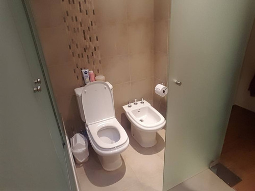 Nuevo Valor!!! Unico Chalet En Dos Plantas Hermoso Con Amplio Parque Quincho Piscina!! Tomo Menor Valor En Parte De Pago F: 7445