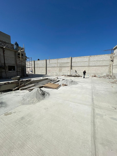Bodega En Renta De 800m2 Nueva Sobre Avenida En Ojo De Agua Estado De México.