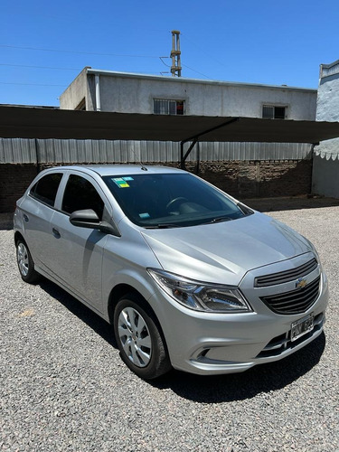 Imagen 2 de 15 de Chevrolet Onix 2016 1.4 Lt Mt 98cv