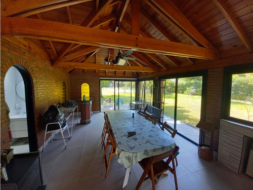 Chalet De Ensueño En Parque Leloir - Exclusividad Y Confort