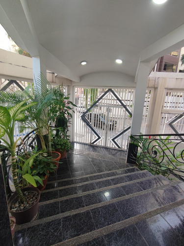 En Venta Apartamento Urb. San Isidro-maracay