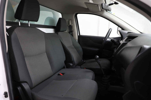 Imagen 8 de 14 de Nissan Chasis Cabina Refrigerad Np300 2020 2p L4/2.4 Man D/