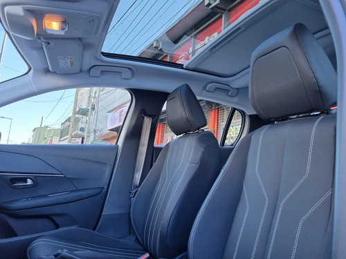 Imagen 10 de 10 de Peugeot 208 Allure Triptronic