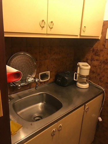 Venta Oficina Sobre Calle Guayabos Cordón Montevideo