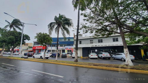 Local En Renta En Veracruz En Av. Principal Con 17 Metros De Frentre