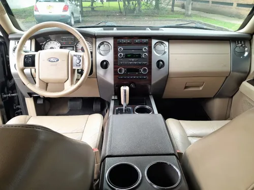 Ford Expedition 5.4 XLT ATM 4X4 7 PUESTOS BLINDAJE 3