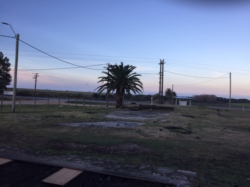 Imagen 11 de 14 de Campo Con Casas Y Galpones