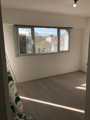 Imagen 6 de 7 de Duplex 2 Dorm - Patio - Cochera - 16 E 528 Y 529
