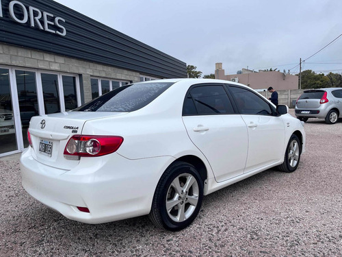 Imagen 7 de 9 de Toyota Corolla 2013 1.8 Xei Mt 136cv