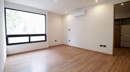 Residencia En Venta En Fraccionamiento Exclusivo Sierra Azúl, San Luis Potosí