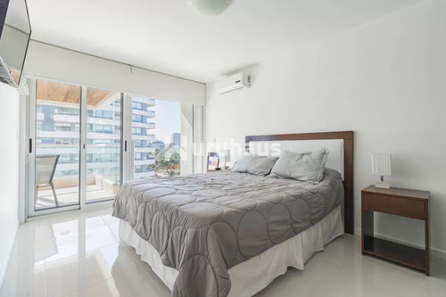 Venta Apartamento Dos Dormitorios Punta Del Este Edificio Icon Brava