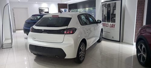 Imagen 23 de 23 de Peugeot 208 Allure Pack 1.6 Tiptronic 2023
