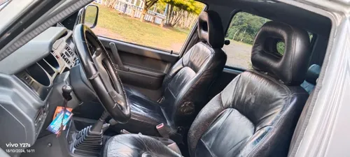 Montero Mitsubishi 3000 Modelo 2005. 3 Puertas Color Gris