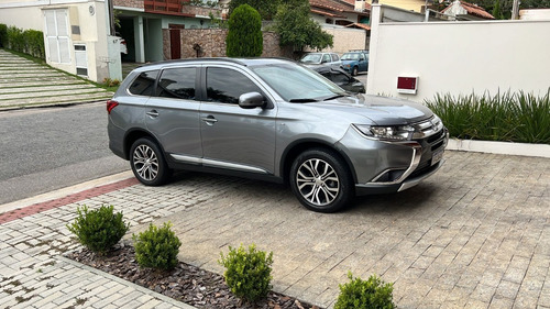 Imagem 2 de 10 de Mitsubishi Outlander - 2015/2016 3.0 Gt 4x4 V6 24v Gasolina