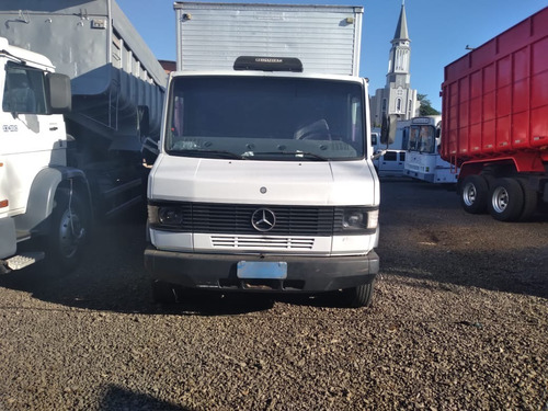 Imagem 3 de 5 de Mercedes Benz