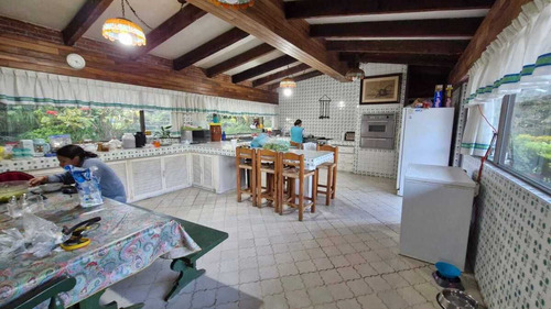 Inigualable Residencia En Venta En Jardines De Ahuatepec, Cuernavaca