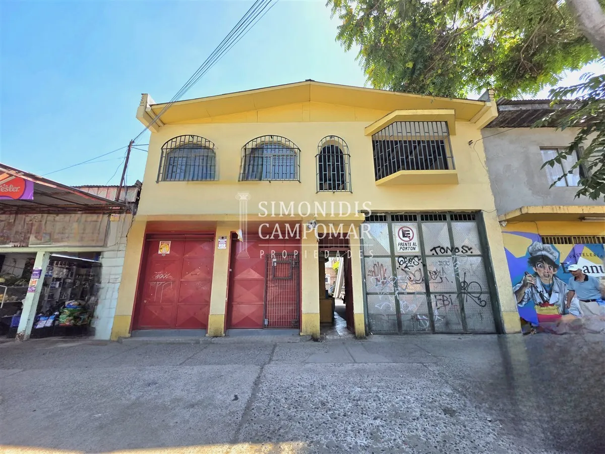 Imagen 1 de 15 de Casa En Venta De 2 Dorm. 3 Baños, En Cerro Navia