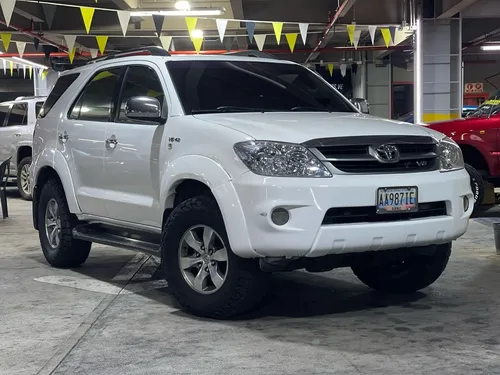 Toyota Fortuner 2008