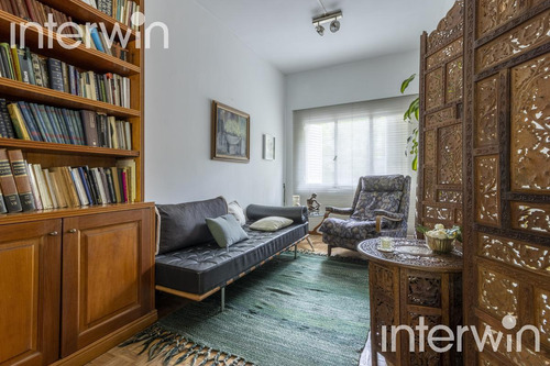 Casa De 8 Amb., Con Piscina Y 3 Cocheras. Belgrano - Venta