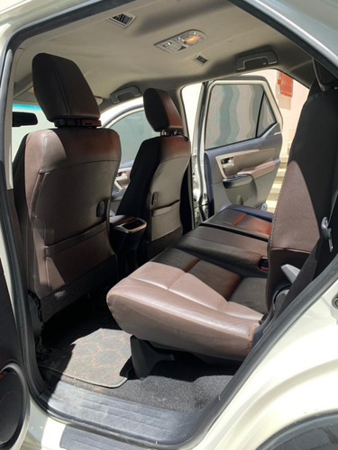 Imagen 6 de 18 de Toyota Fortuner 2018
