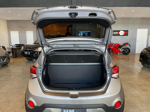 Imagem 7 de 11 de Hyundai Hb20x Style 1.6 (aut) Flex Automático